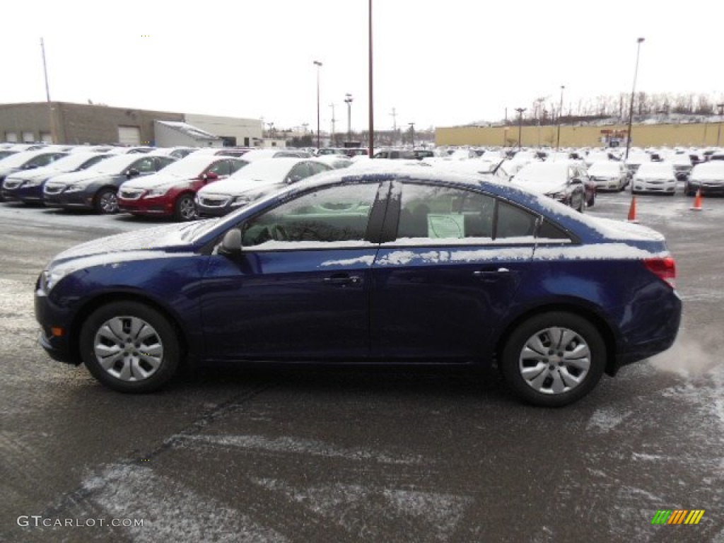 2013 Cruze LS - Blue Topaz Metallic / Jet Black/Medium Titanium photo #5