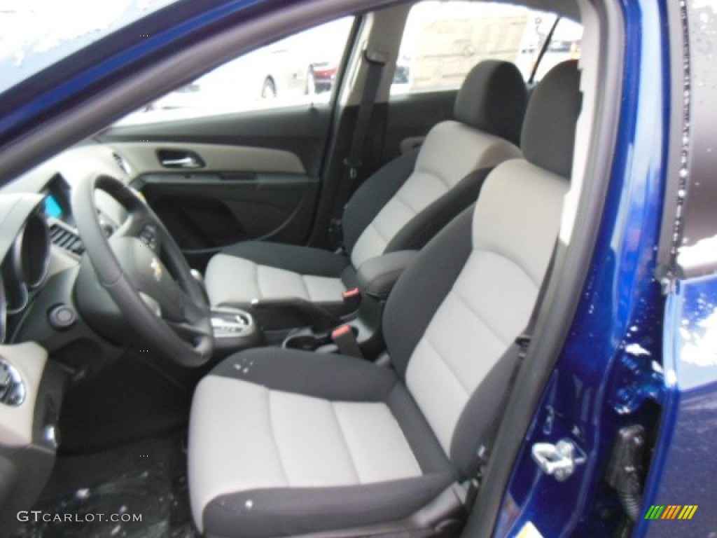 2013 Cruze LS - Blue Topaz Metallic / Jet Black/Medium Titanium photo #11