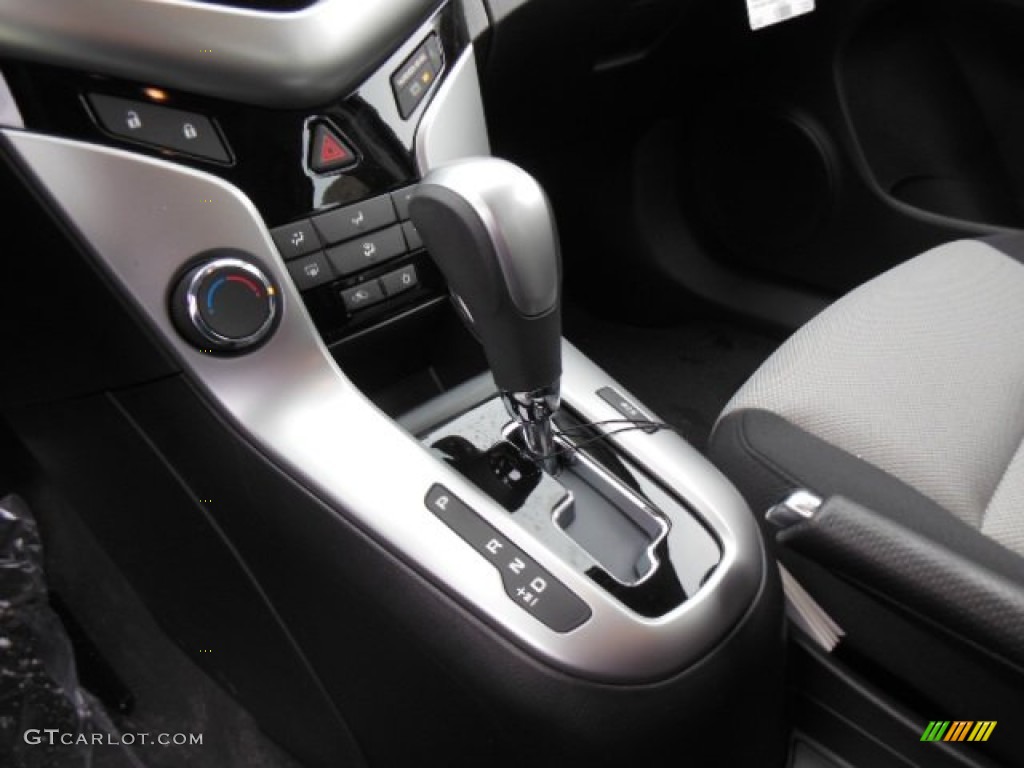 2013 Cruze LS - Blue Topaz Metallic / Jet Black/Medium Titanium photo #17