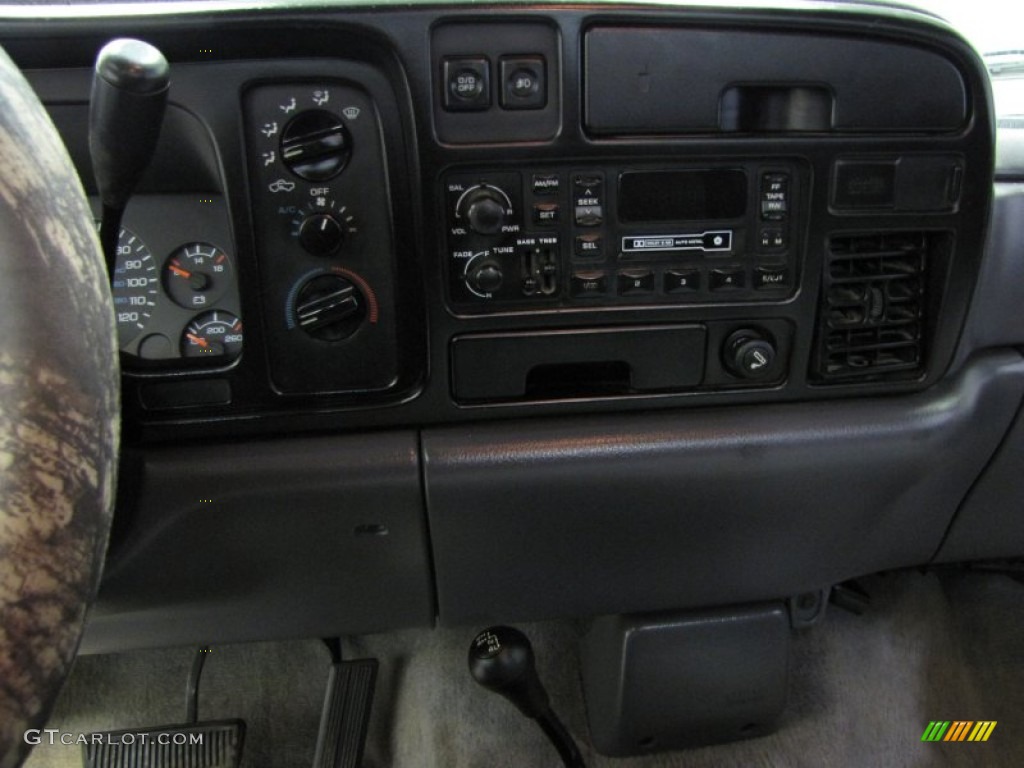 1997 Dodge Ram 1500 Sport Regular Cab 4x4 Controls Photo #76676877