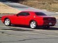 Redline 3 Coat Pearl - Challenger SXT Photo No. 4