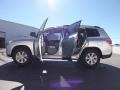Classic Silver Metallic - Highlander SE Photo No. 6