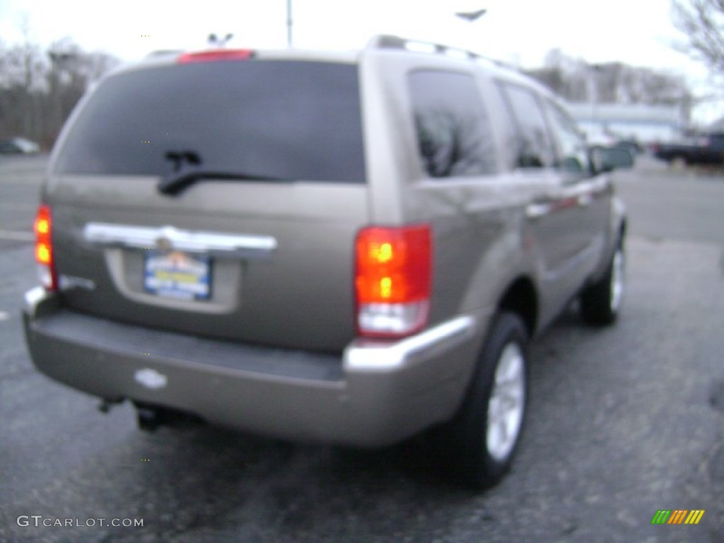 2007 Aspen Limited 4WD - Light Khaki Beige Metallic / Dark Khaki/Light Graystone photo #4