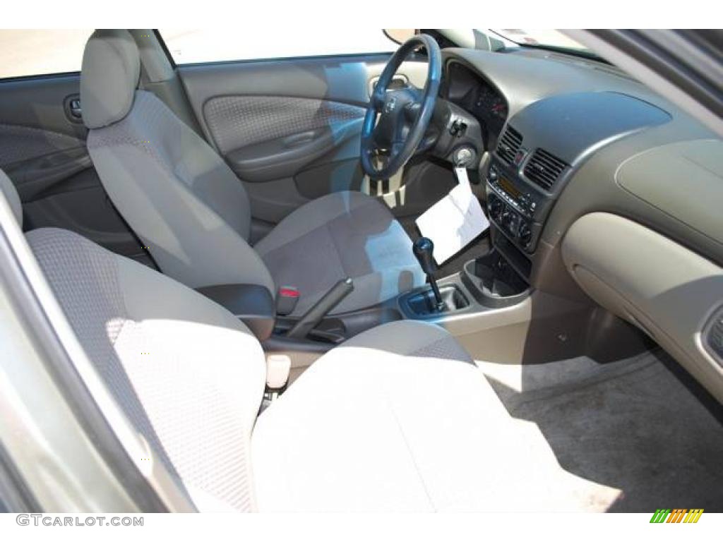 2004 Sentra 1.8 - Radium Gray / Taupe photo #18