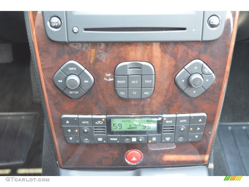 2005 Maserati Quattroporte Standard Quattroporte Model Controls Photo #76685914