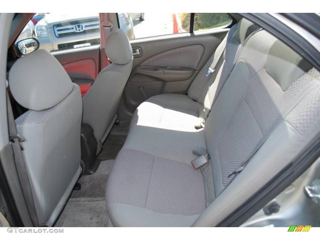 2004 Sentra 1.8 - Radium Gray / Taupe photo #24