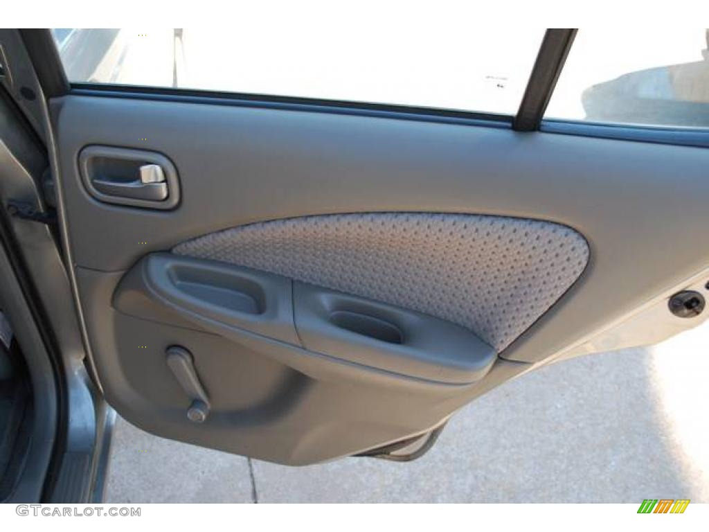 2004 Sentra 1.8 - Radium Gray / Taupe photo #26