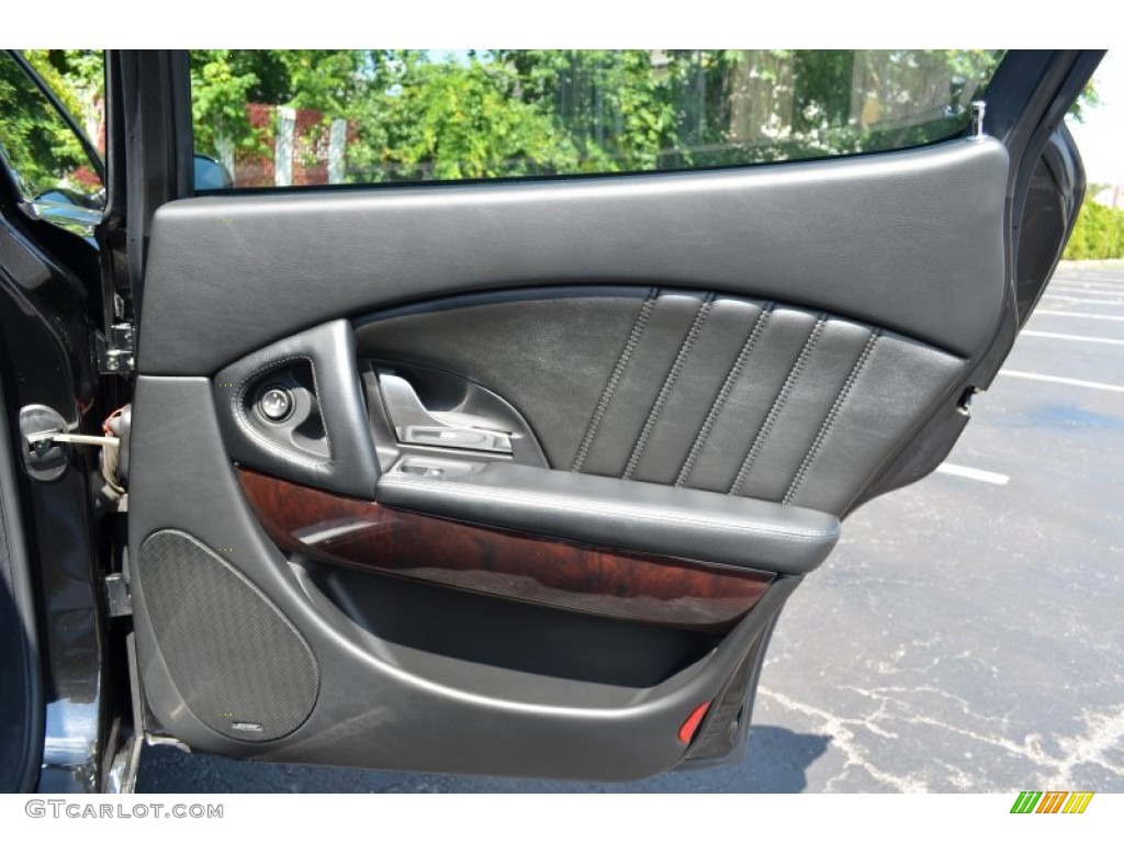 2005 Maserati Quattroporte Standard Quattroporte Model Nero Door Panel Photo #76686176