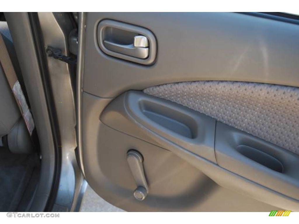 2004 Sentra 1.8 - Radium Gray / Taupe photo #27