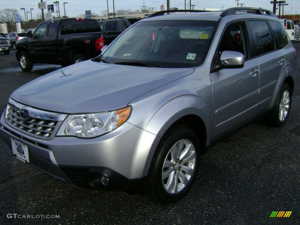 2013 Forester 2.5 X Premium - Ice Silver Metallic / Platinum photo #1