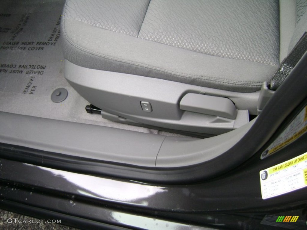 2013 Malibu LS - Taupe Gray Metallic / Jet Black/Titanium photo #2