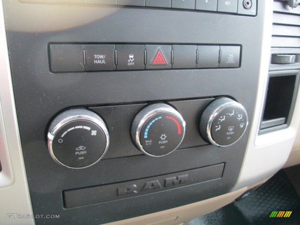 2012 Dodge Ram 2500 HD SLT Crew Cab 4x4 Controls Photo #76687813