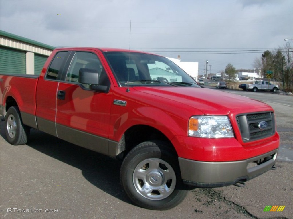 2006 F150 STX SuperCab 4x4 - Bright Red / Medium Flint photo #3