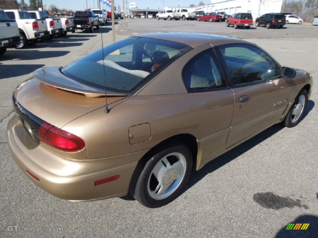 1998 Sunfire GT Coupe - Gold Metallic / Graphite photo #5