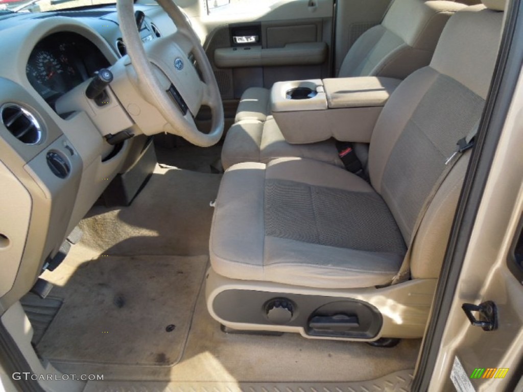 Tan Interior 2004 Ford F150 XLT Regular Cab Photo #76690051