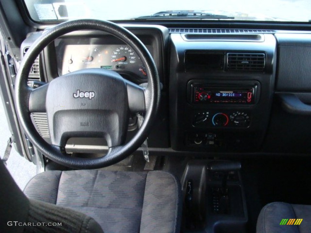 2004 Wrangler Sport 4x4 - Black / Dark Slate Gray photo #11