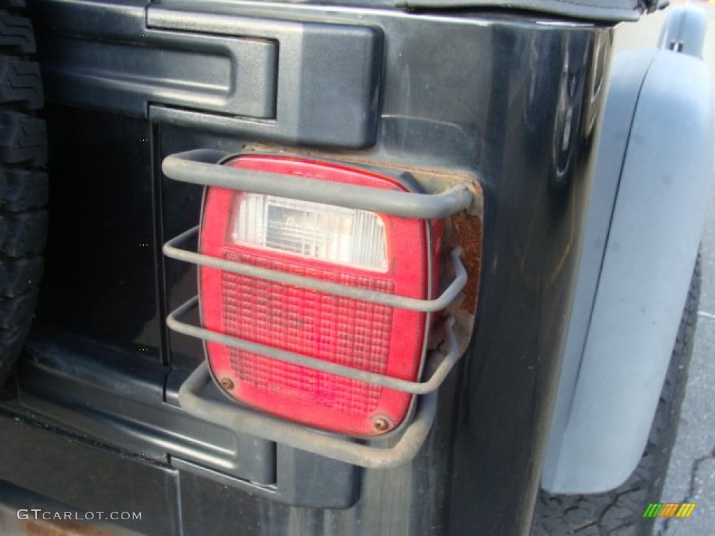2004 Wrangler Sport 4x4 - Black / Dark Slate Gray photo #17