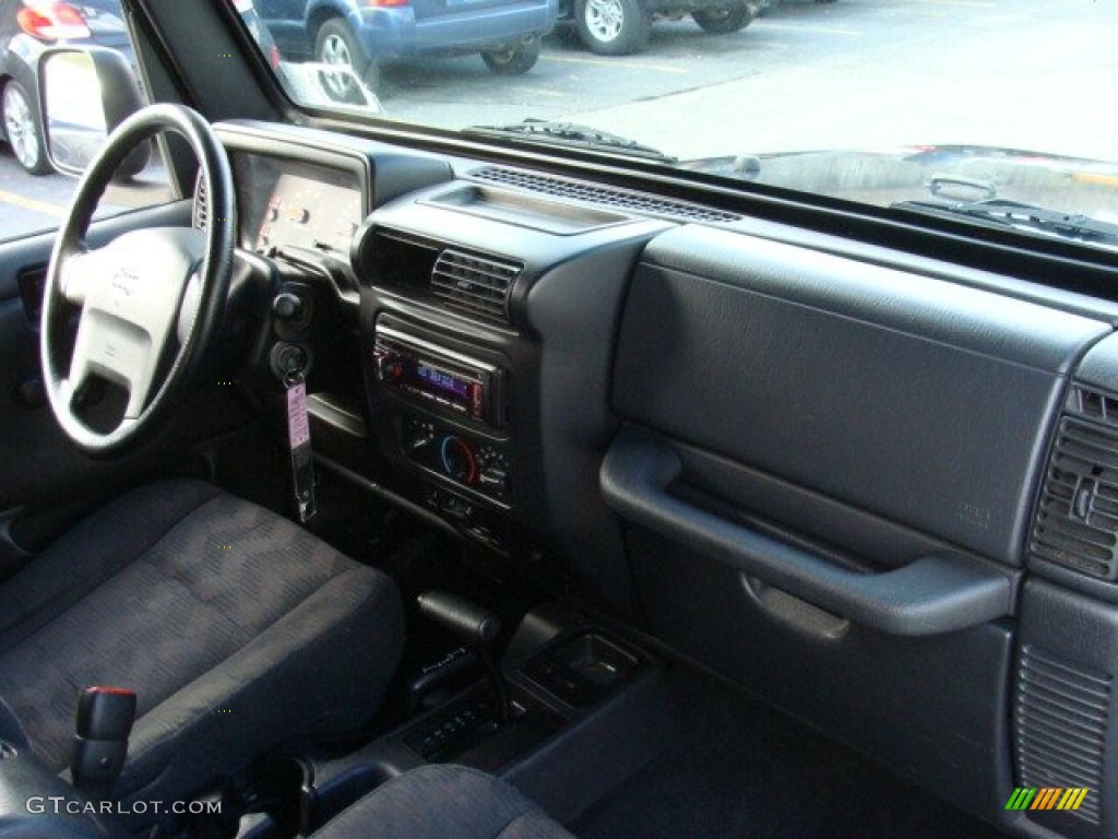 2004 Wrangler Sport 4x4 - Black / Dark Slate Gray photo #19