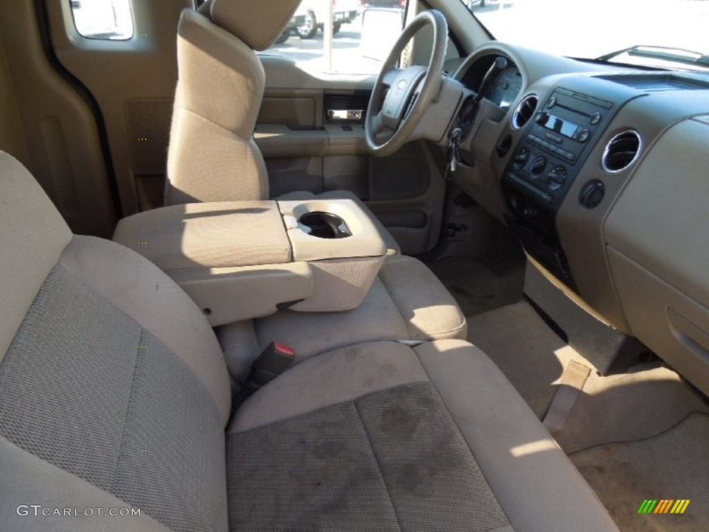 2004 F150 XLT Regular Cab - Arizona Beige Metallic / Tan photo #19