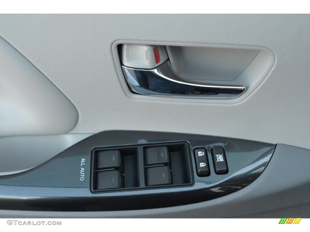 2013 Sienna SE - Salsa Red Pearl / Dark Charcoal photo #9