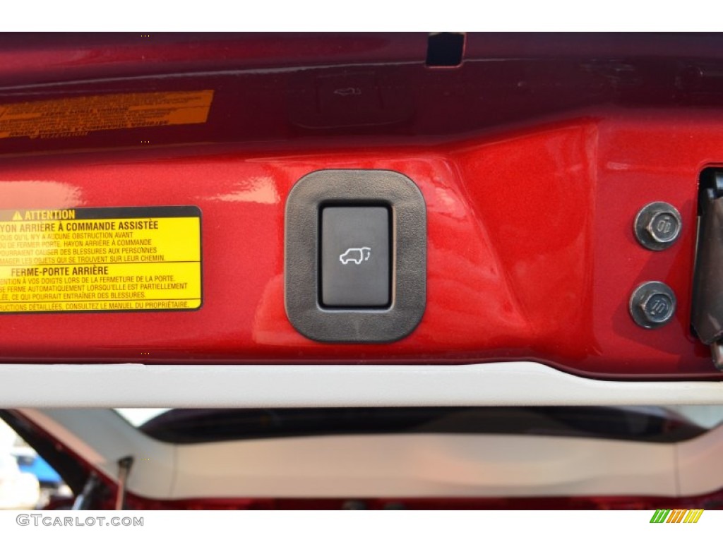 2013 Sienna SE - Salsa Red Pearl / Dark Charcoal photo #15