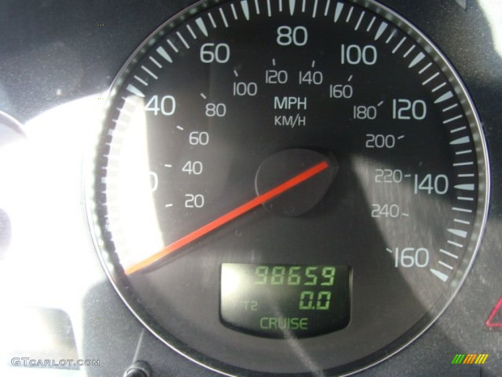 2004 XC70 AWD - Ruby Red Metallic / Beige/Light Sand photo #14