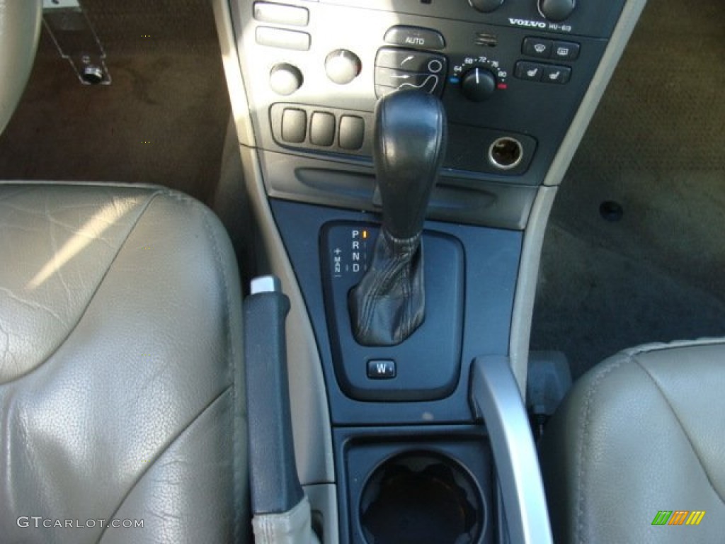 2004 XC70 AWD - Ruby Red Metallic / Beige/Light Sand photo #16