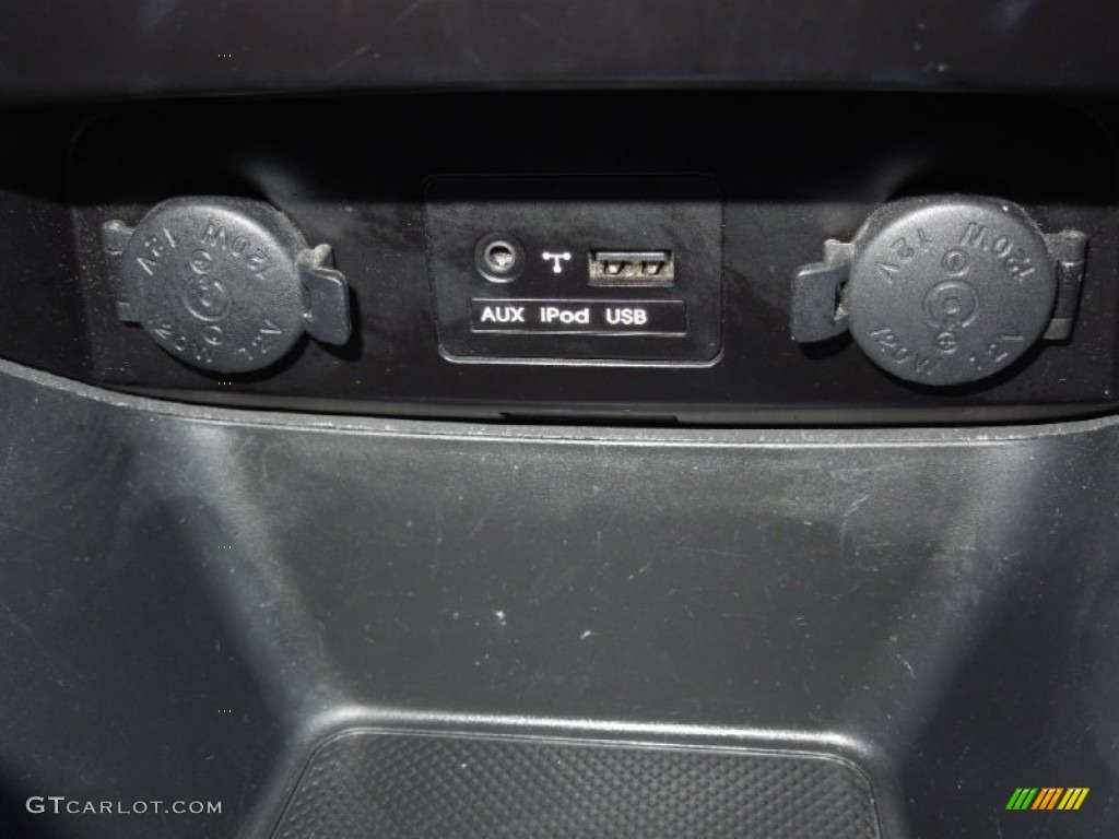 2011 Sorento LX AWD - Bright Silver / Black photo #15