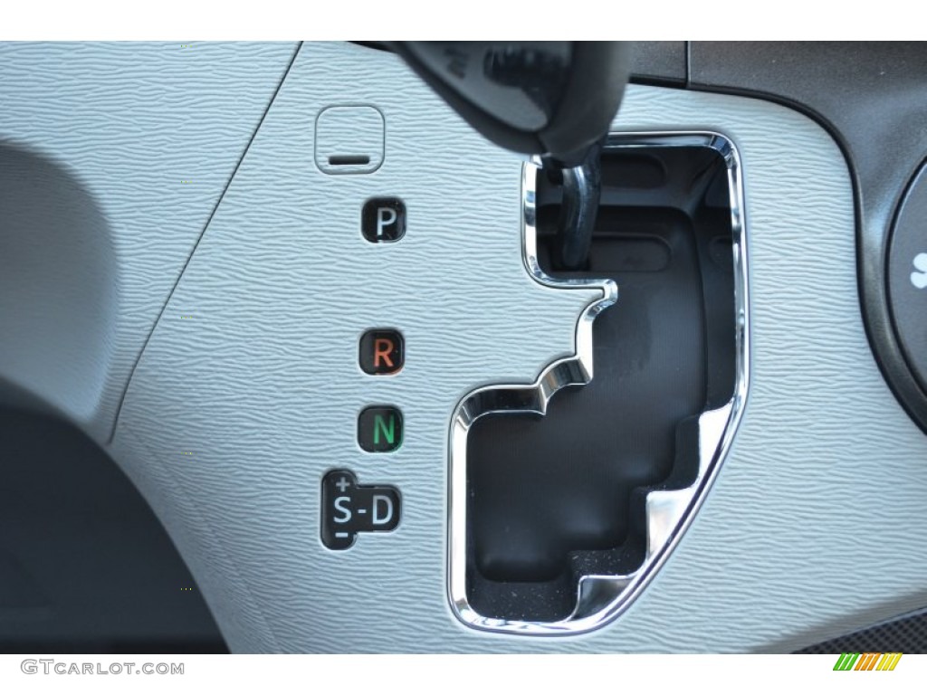 2013 Sienna SE - Salsa Red Pearl / Dark Charcoal photo #36