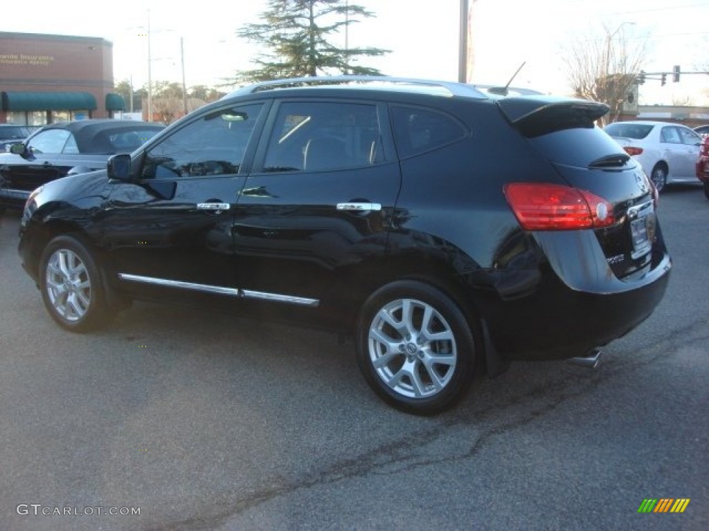 2011 Rogue SL - Wicked Black / Black photo #5