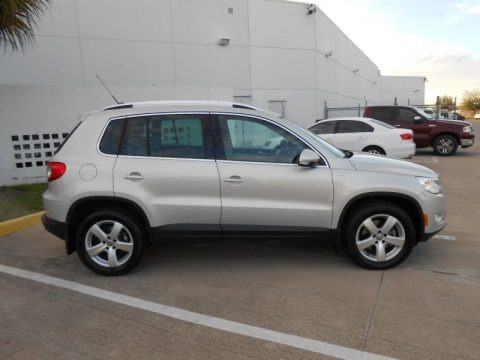2010 Volkswagen Tiguan SE Data, Info and Specs