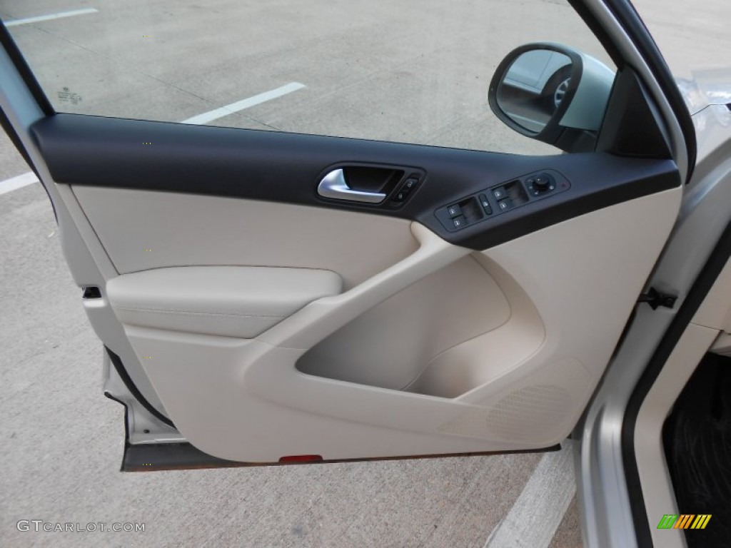 2010 Volkswagen Tiguan SE Sandstone Door Panel Photo #76697095