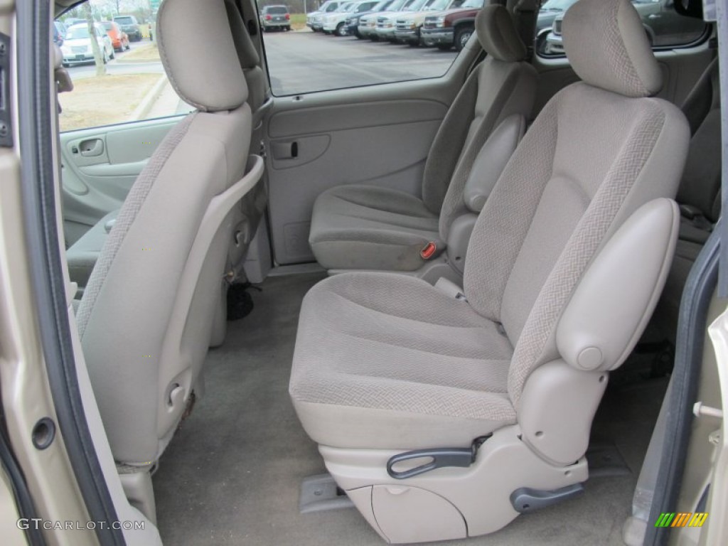 2005 Chrysler Town & Country LX Rear Seat Photo #76715905