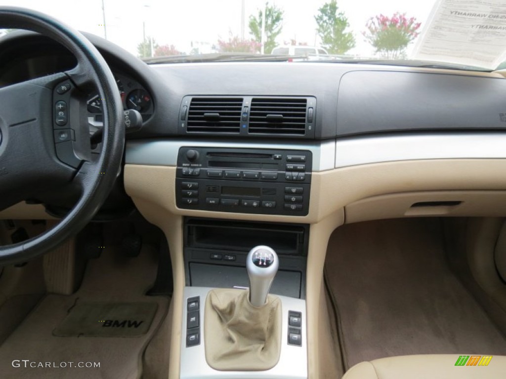 2003 BMW 3 Series 325xi Sedan Sand Dashboard Photo #76716907