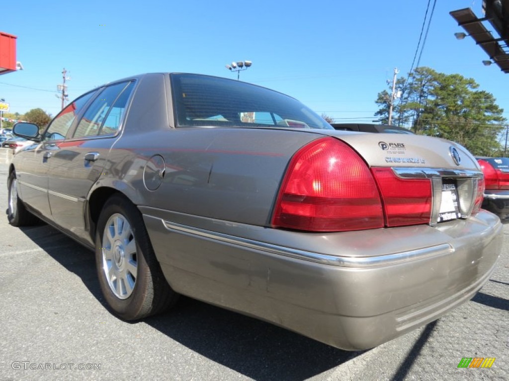 2004 Grand Marquis LS - Arizona Beige Metallic / Medium Parchment photo #2