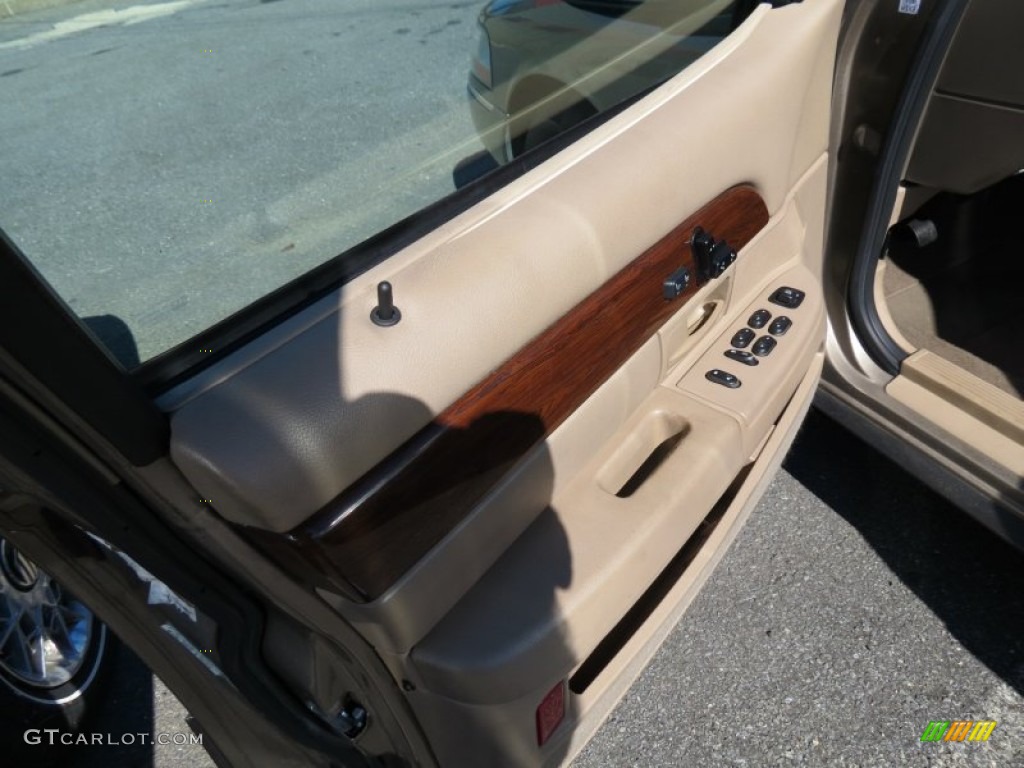 2004 Grand Marquis LS - Arizona Beige Metallic / Medium Parchment photo #6