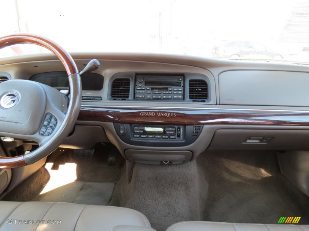 2004 Grand Marquis LS - Arizona Beige Metallic / Medium Parchment photo #10