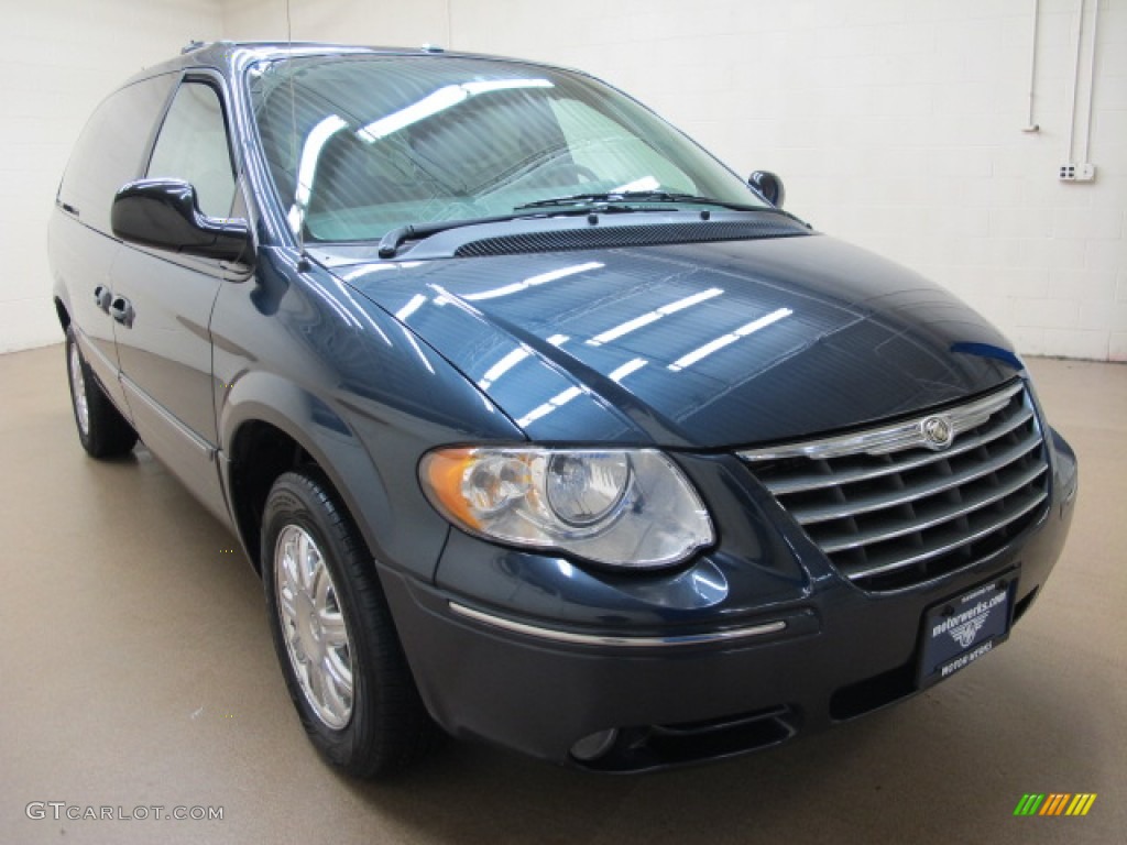 2007 Town & Country Limited - Modern Blue Pearl / Dark Khaki/Light Graystone photo #1
