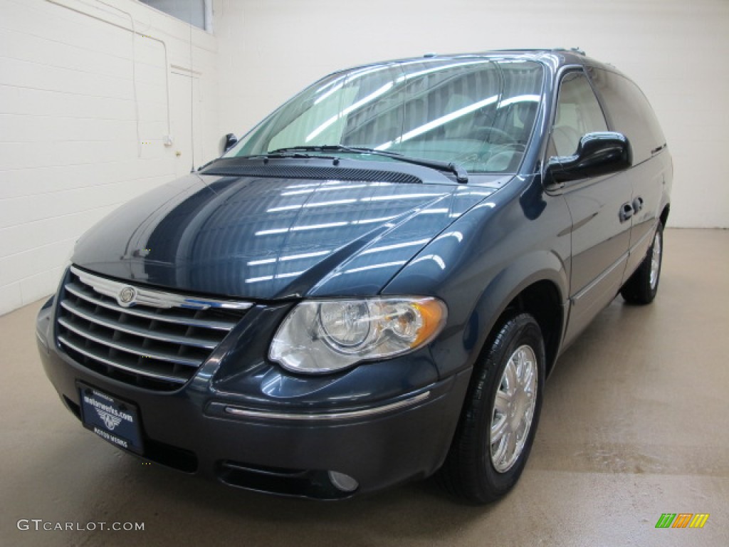 2007 Town & Country Limited - Modern Blue Pearl / Dark Khaki/Light Graystone photo #3