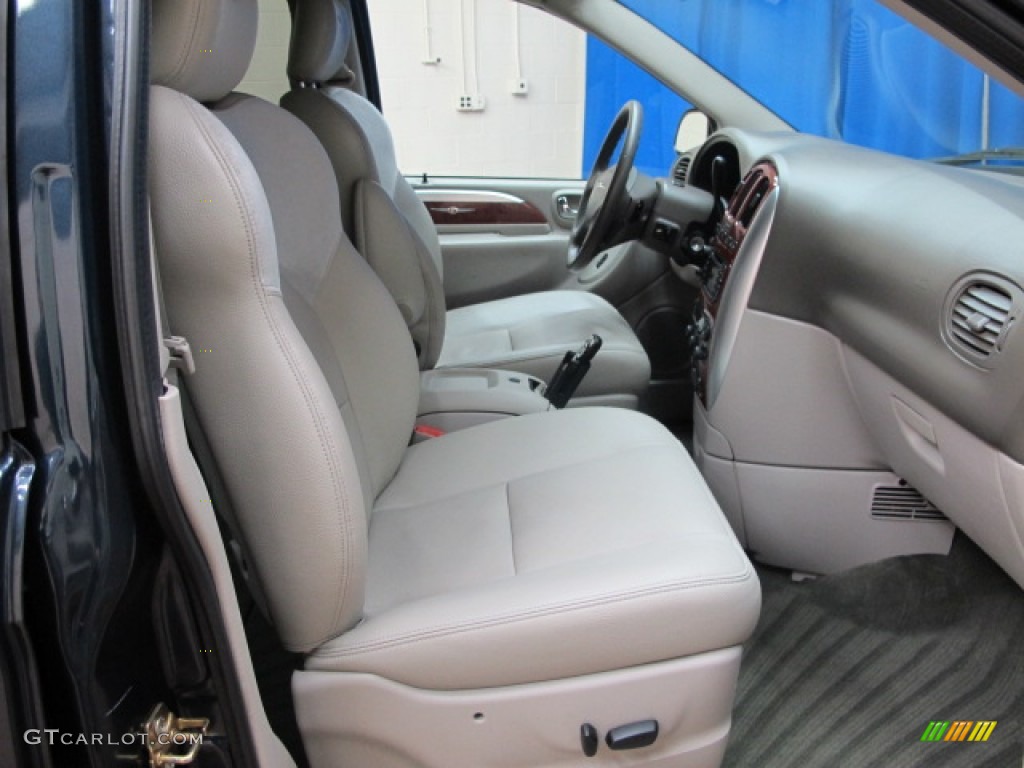 2007 Town & Country Limited - Modern Blue Pearl / Dark Khaki/Light Graystone photo #20