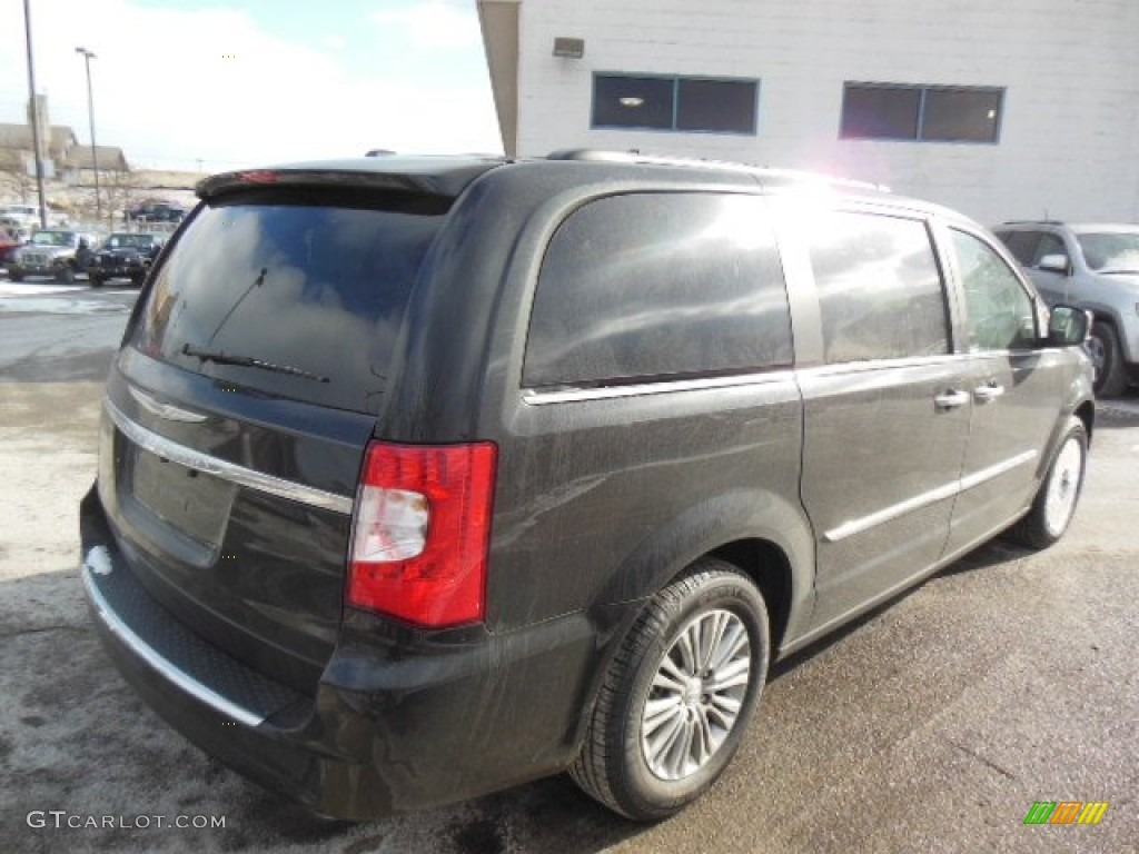 2013 Town & Country Touring - L - Brilliant Black Crystal Pearl / Black/Light Graystone photo #6