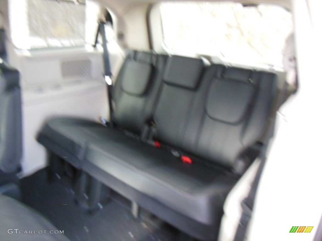 2013 Town & Country Touring - L - Brilliant Black Crystal Pearl / Black/Light Graystone photo #14