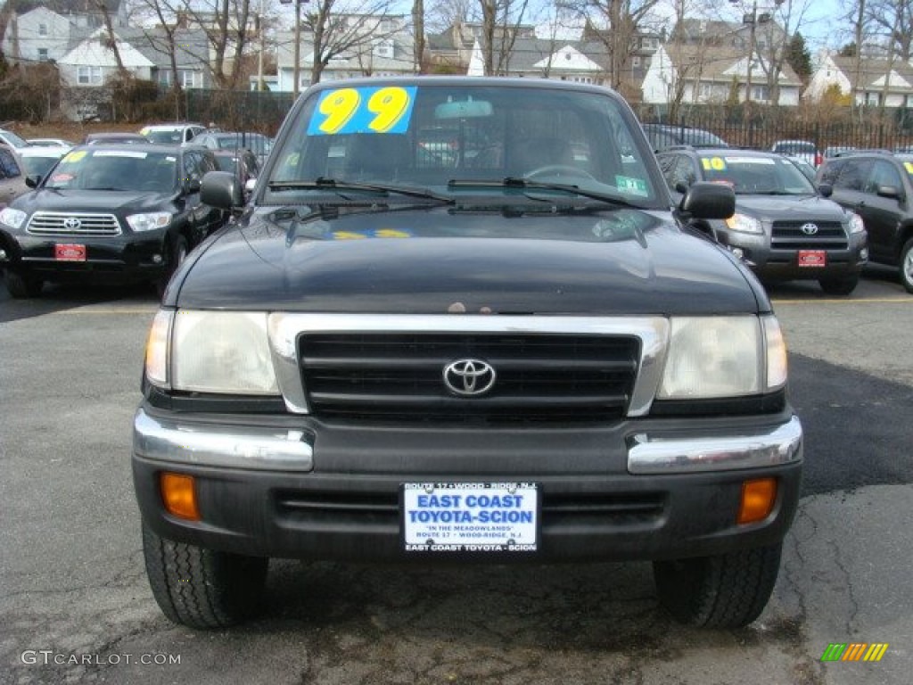 1999 Tacoma Regular Cab 4x4 - Black Metallic / Gray photo #2