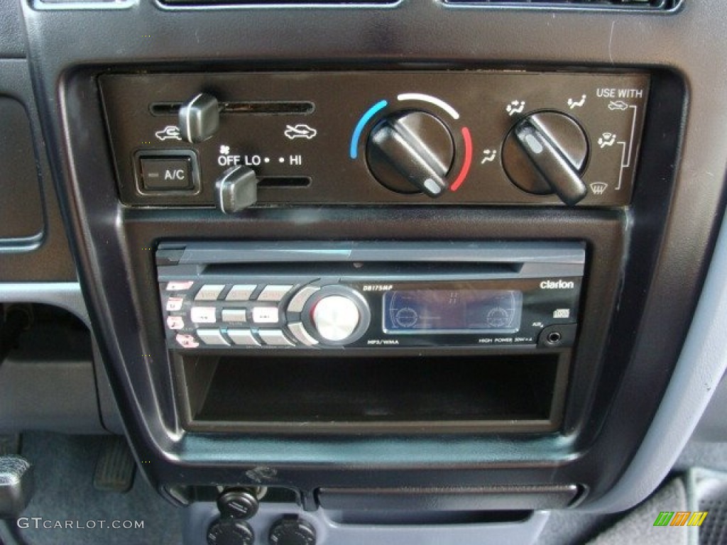 1999 Tacoma Regular Cab 4x4 - Black Metallic / Gray photo #11