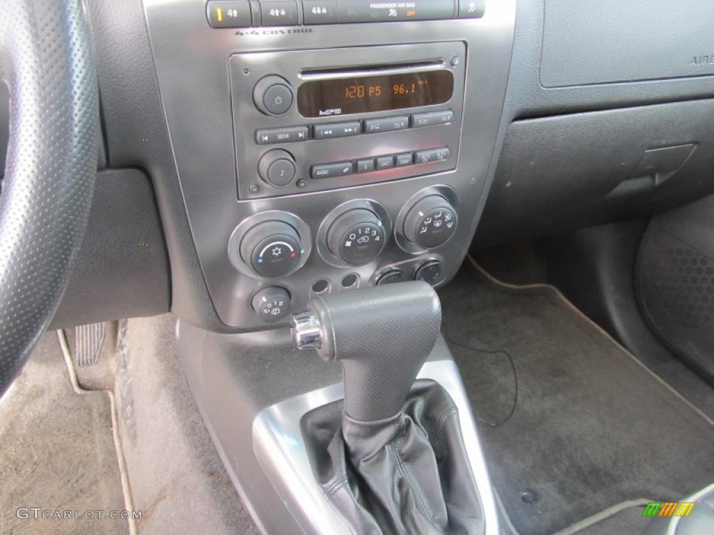 2006 Hummer H3 Standard H3 Model Controls Photo #76724602