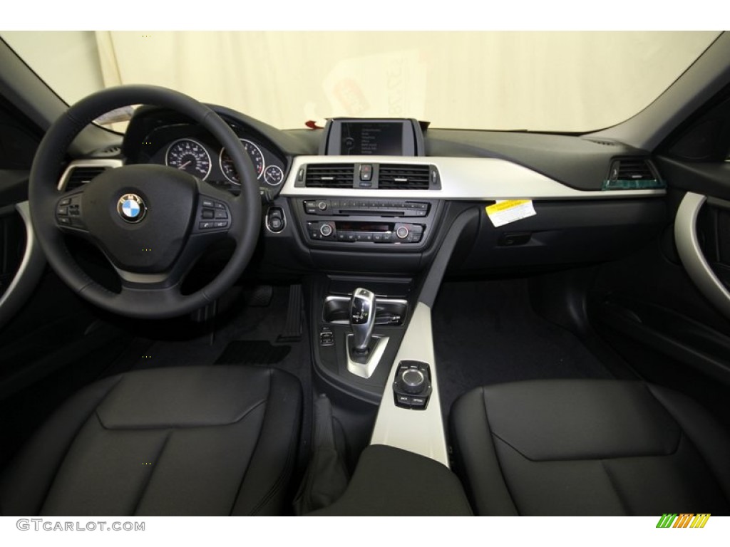 2013 3 Series 328i Sedan - Black Sapphire Metallic / Black photo #4