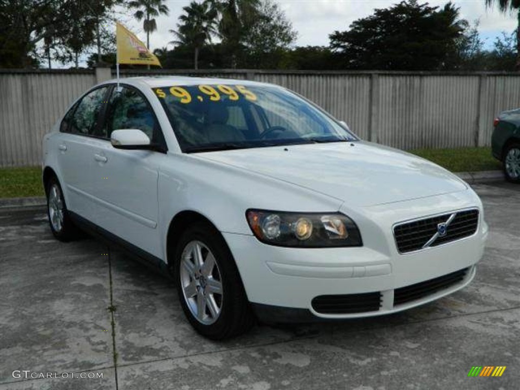 Ice White 2006 Volvo S40 2.4i Exterior Photo #76740720