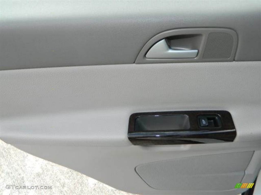 2006 Volvo S40 2.4i Dark Beige/Quartz Door Panel Photo #76740983