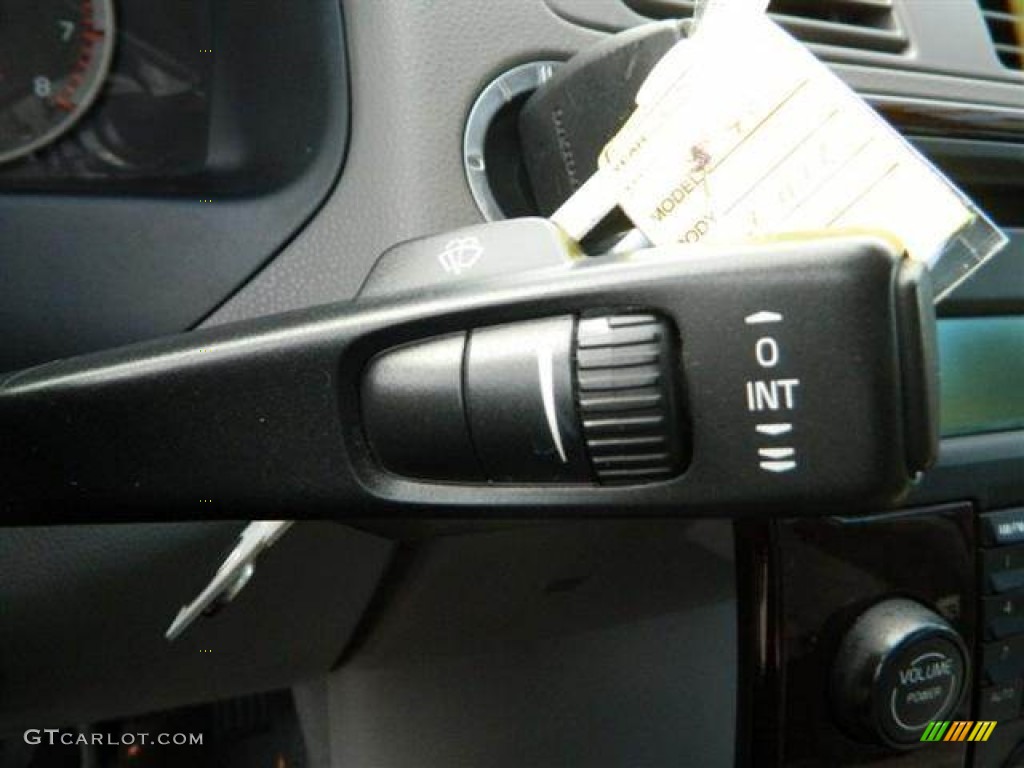 2006 Volvo S40 2.4i Controls Photo #76741172
