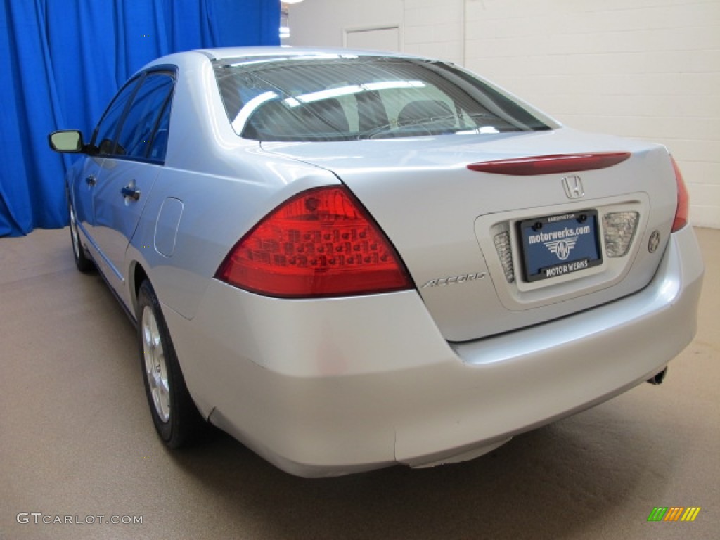 2006 Accord Value Package Sedan - Alabaster Silver Metallic / Gray photo #5